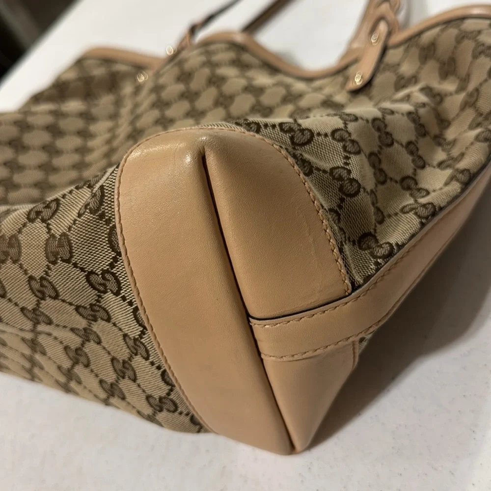 Gucci Beige GG Monogram Large Tote Bag Authentic - Picture 8 of 16